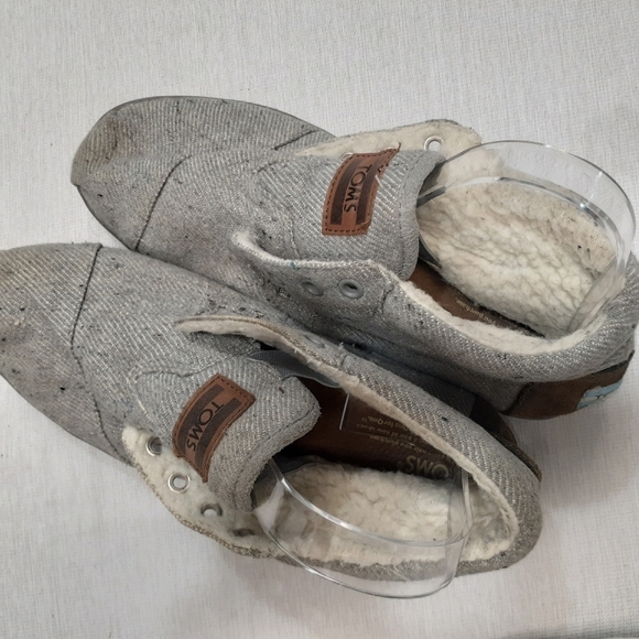 Toms winter boots sherpa lined no laces size 9.5 canvas like material  Gray - Picture 4 of 14